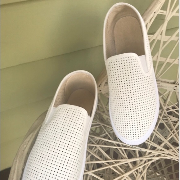 New White Slip On Flats last 2!! - Picture 7 of 7